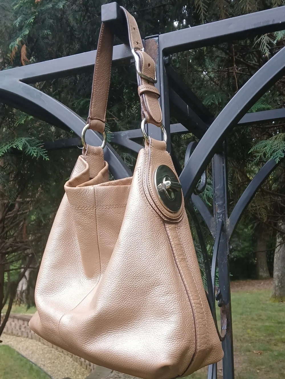 Coach Penelope Pebbled Leather Hobo Bag (Style F16535).